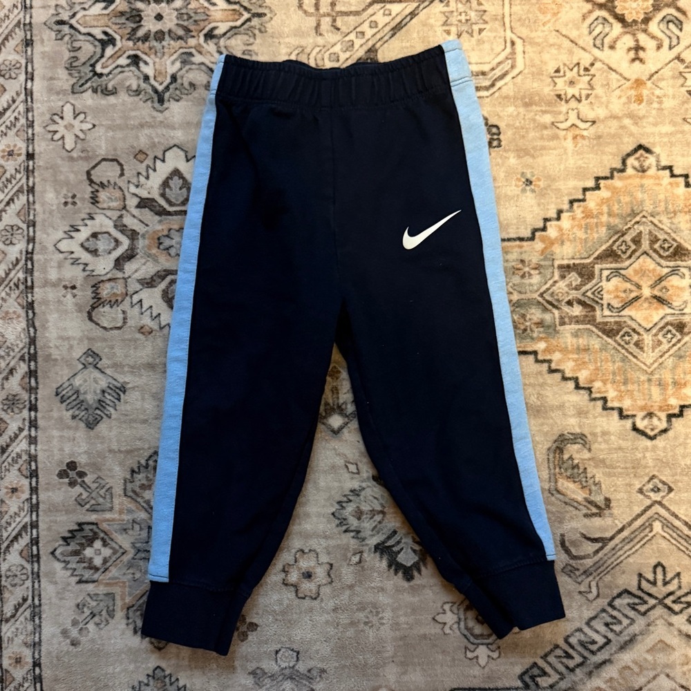 Nike Toddler Navy Joggers Sweatpants with Light Blue Stripes Size 18 Months‎